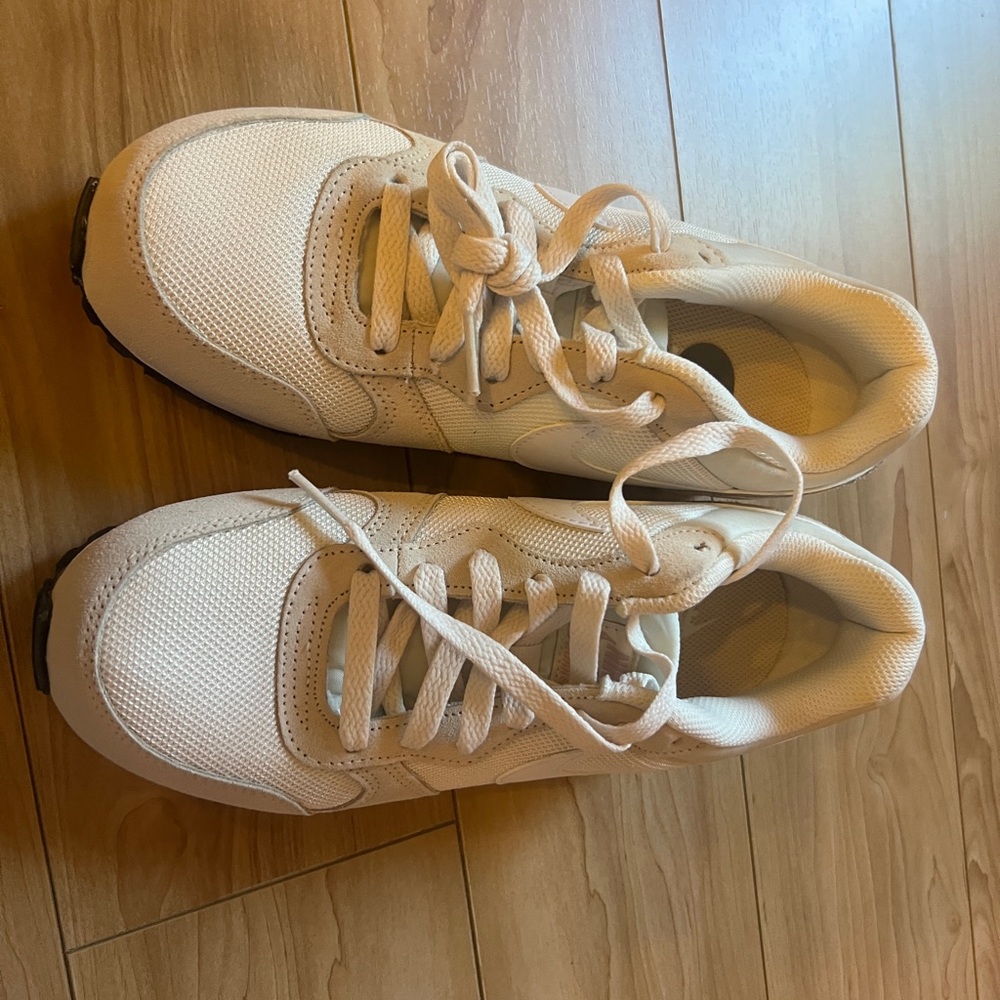 Nike Cream Lace-Up Sneakers